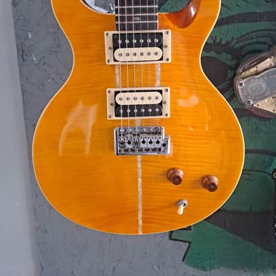 Juicy guitars Santana tribute 2024 - Amber image 6