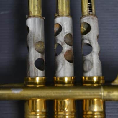 Trompeta Sib Selmer 23A Balanced (Amstrong) en muy buen estado image 24