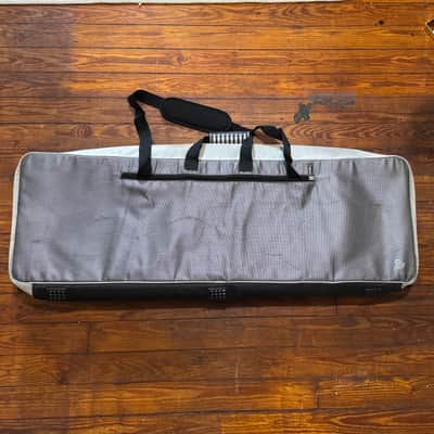 GigSkinz GSK5 61-Key Keyboard Gig Bag w/ Shoulder Strap 42”x12.5”x5” image 3