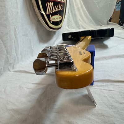 Fender Classic Series '69 Telecaster Thinline Guitar with Case 2009 - 3-Color Sunburst / Maple neck image 23