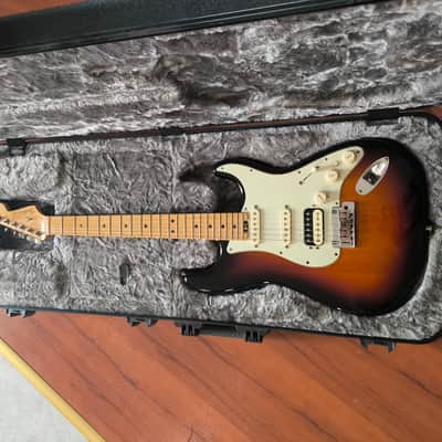 Fender American Elite Stratocaster HSS Shawbucker with Maple Fretboard 2016 - 2019 - 3-Color Sunburst image 18
