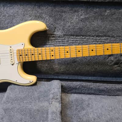 Fender Japan YNGWIE モデル　ST-57YM,ST-72YM Fender ST-72 YM Yngwie Malmsteen Signature Stratocaster Made In