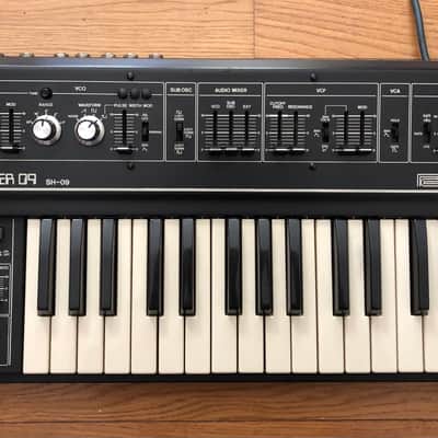 Roland SH-09 32-Key Monophonic Synthesizer 1978 - 1982 - Black