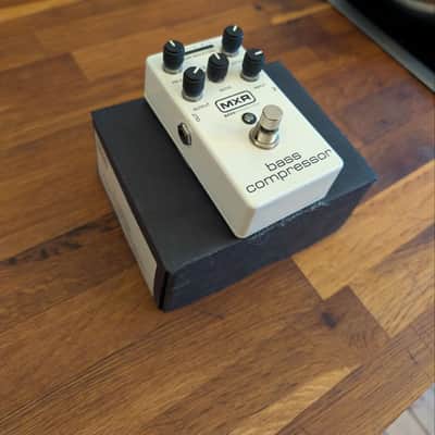 MXR M87 Bass Compressor 2011 - Present - White image 3