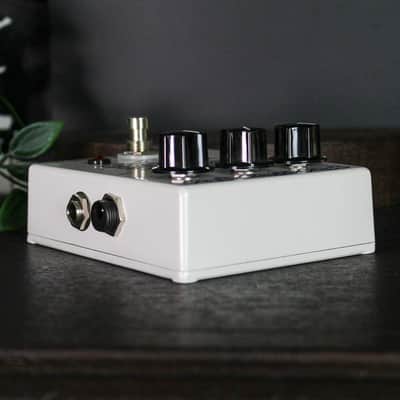 Preowned Daredevil Pedals Knuckle Duster Overdrive Pedal w/ Box image 3