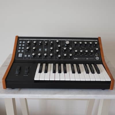 Moog Subsequent 25 Bass Synth Synthesizer