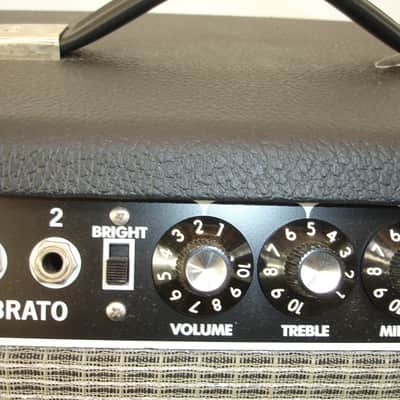 2002 Fender '65 Twin Reverb 85-Watt 2x12" Combo Guitar Amp w/ Footswitch & Cover image 12