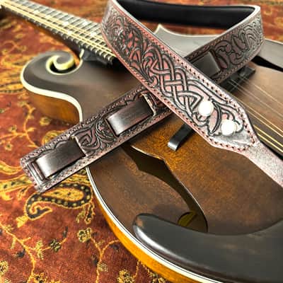 Walker And Williams M-20-RD Mahogany Red Leather Premium Padded Mandolin Strap With Celtic Chain Design image 6