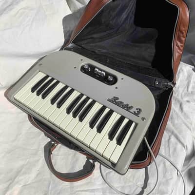 Hohner Bass 3 220v version PRO SERVICED/WARRANTY image 12