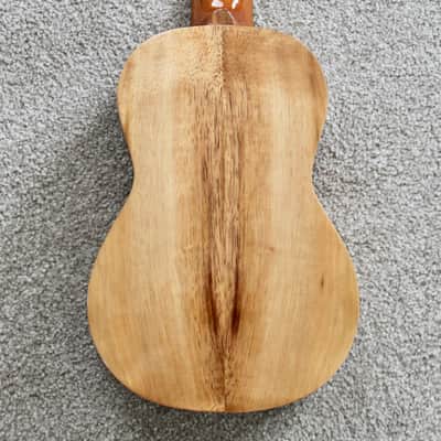 Big Island Ukulele Co. Solid Golden Koa Soprano KT-SPS W/ Carrying Case image 5