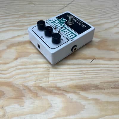 Electro-Harmonix Big Muff Pi with Tone Wicker Distortion / Sustainer 2008 - Present - White / Black / Green image 4