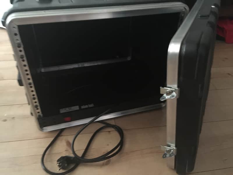 SKB Orange CA Rack / Case image 1