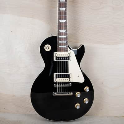 Gibson Les Paul Classic 2023 Ebony w/ OHSC, Case Candy image 3