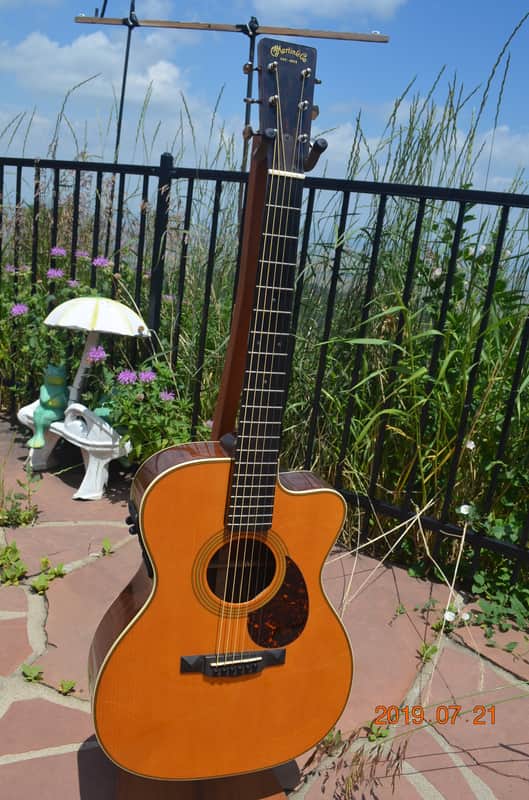 Martin OMCRE Guitar Solid Transylvania Adirondack Top image 1