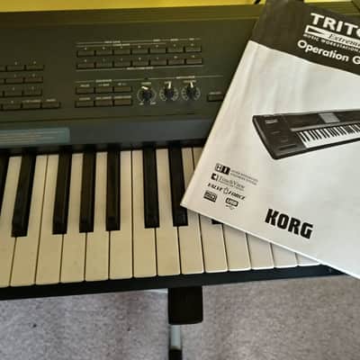 Korg Triton Extreme 76-Key 120-Voice Polyphonic Workstation 2005 - 2009 - Black