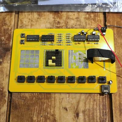 Dirty Electronics Mute Synth II 2000´s - Yellow image 2