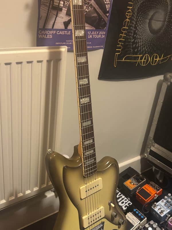 Squier Vintage Modified Baritone Jazzmaster | Reverb UK