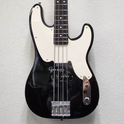 Fender Mike Dirnt Artist Series Signature Precision Bass 2004