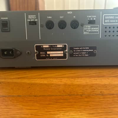 Roland Juno-106 61-Key Programmable Polyphonic Synthesizer 1984 - 1985 - Black image 5