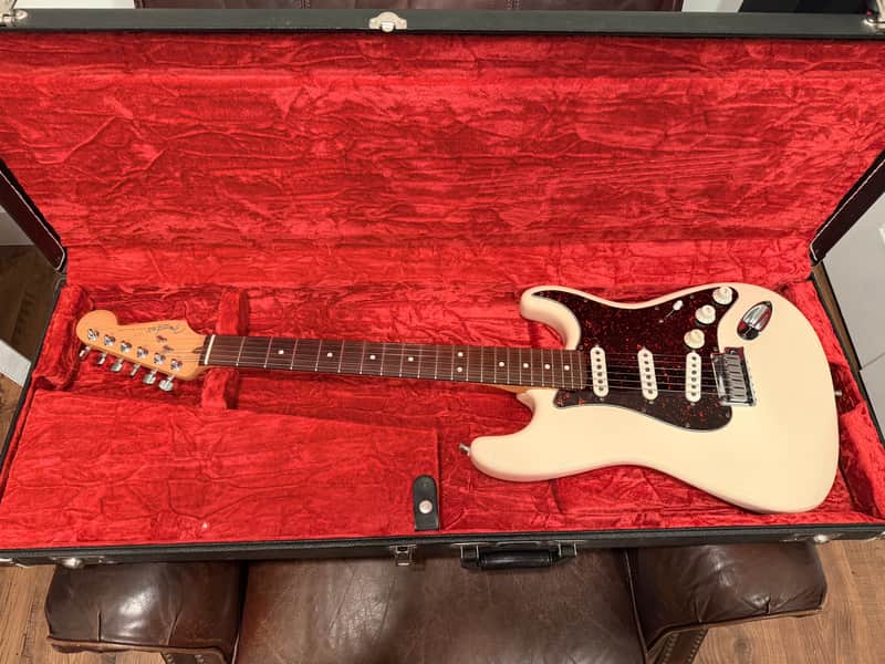 Fender American Standard Stratocaster with Maple Fretboard 1997 - 2000 - Olympic White