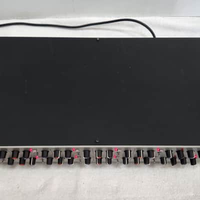 Klark-Teknik DN 410 dual parametric equalizer. 2 Channels of 5 fully parametric bands, plus High and Low shelves. With KT model BU-37 output transformers . Very beautiful and clean, made in England image 4