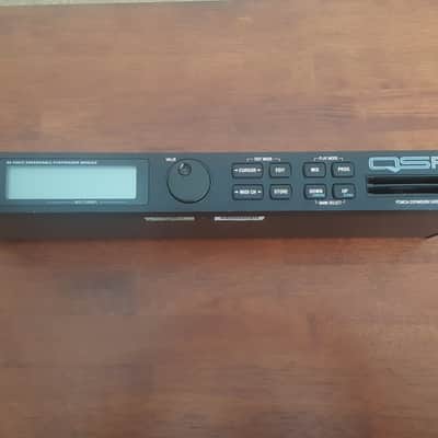 Alesis QSR