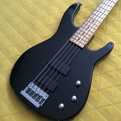 Peavey  Foundation 5 String Mid 1990’s Black image 1