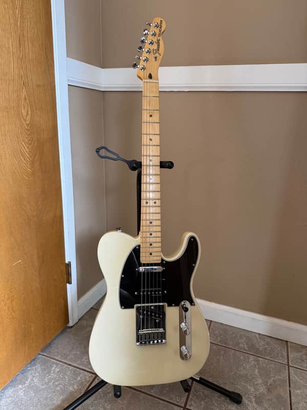 Fender Deluxe Nashville Telecaster (MIM) - Hard case INCLUDED - White Blonde