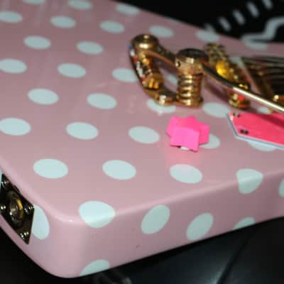 Xeno Guitars "Sweet Little Sixteen" Explorer-Shape, Pink Polka Dot image 4