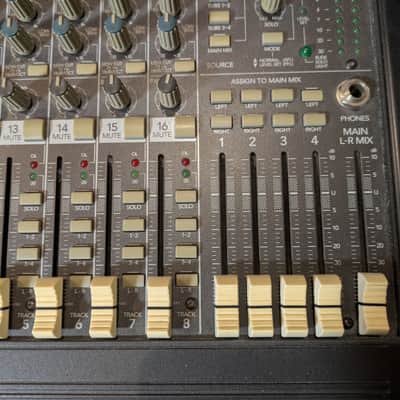 Mackie 1604-VLZ NON FUNCTIONING image 6