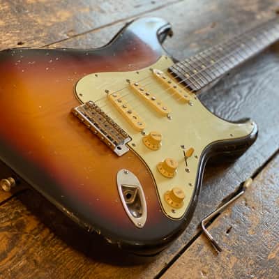 Fender Stratocaster Japan 1962 RI CIJ Era Three Tone Sunburst Relic w/ Hardcase image 3