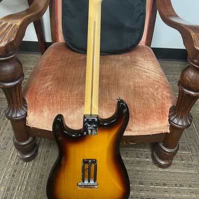 2005 USA Fender Stratocaster Tri-Burst Electric Guitar 7.6 LBS With Gigbag image 6