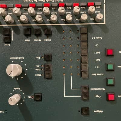 DAKING 1112 24 CH 8 BUS CONSOLE CLASS A DISCRETE 2000's image 16