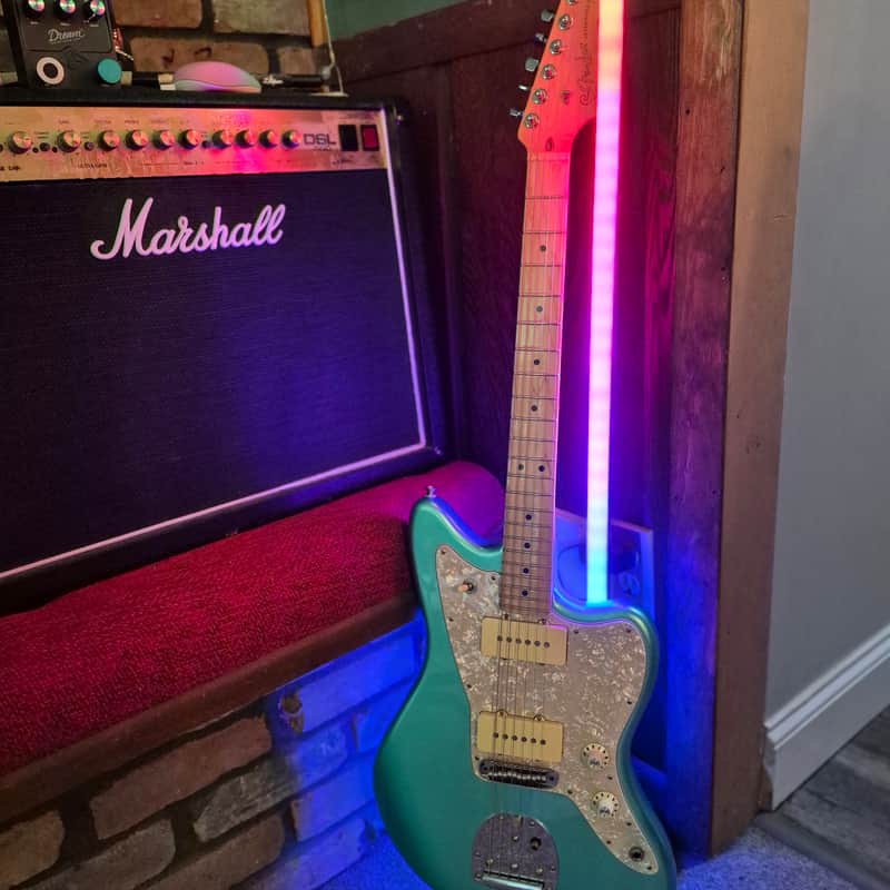 Fender American Professional Jazzmaster with Maple Fretboard