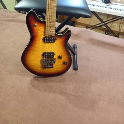 Guitare Eddie Van Halen (EVH) Wolfgang WG standard QM 3 - couleur Sunburst 2023 en état neuf image 4