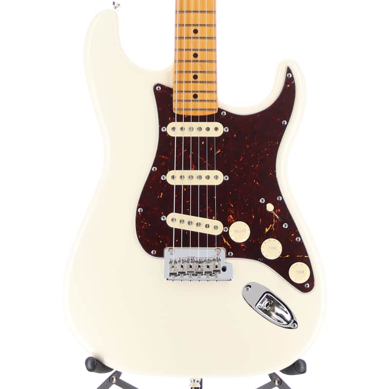 Fender Certified Pre-Owned American Professional II Stratocaster, Maple Fingerboard, Olympic White (F7) (07944) image 1
