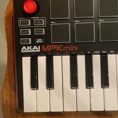AKAI MPK MINI USB CONTROLLER image 2