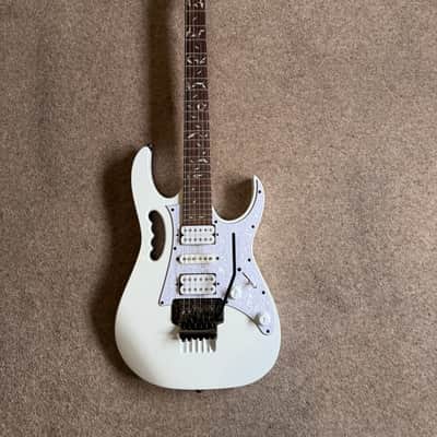 Ibanez JEMJR-BK Steve Vai Signature with Rosewood Fretboard 2022 - Present - Black image 1