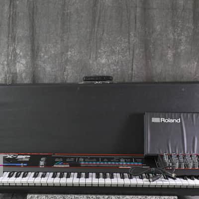 Roland JX-3P Analog Polyphonic Synthesizer w/ PG200 in Very Good Condition