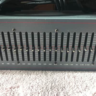 DOD 831 Series II 31 band Equalizer with rack mount bolts and washers image 3