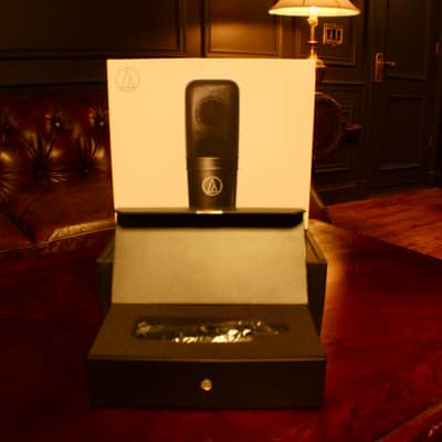 Audio-Technica AT4040 Large Diaphragm Cardioid Condenser Microphone image 6