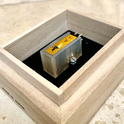 Koetsu Onyx Platinum MC Cartridge, Onyx Stone Body, Silverplated Copper Coil, Platinum Magnet imagen 9