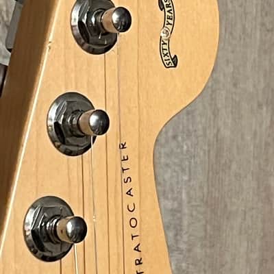 2005 Fender 60th Anniversary American Series Stratocaster, Rosewood Fretboard 3-Color Sunburst, Very Collectable and Ships Fast ! image 9