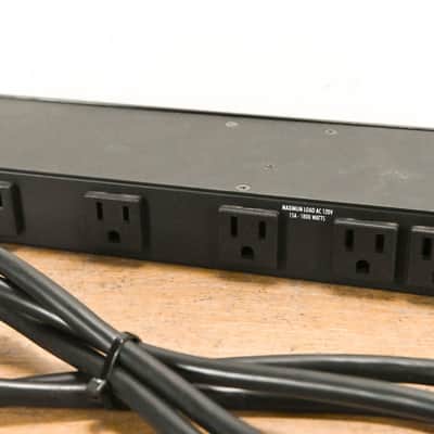 Furman M-8x2 8-Outlet Power Conditioner CG01241 image 9