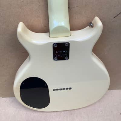 Washburn Raven vintage Guitar made in Japan 80’s image 5