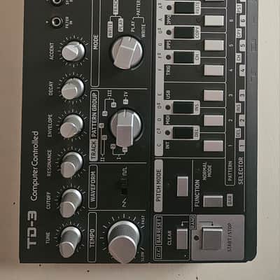 Behringer TD-3 Analog Bass Line Synthesizer 2019 - Present - Black