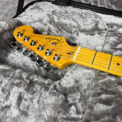 Fender American Professional II Stratocaster in Olympic White w/ Deluxe Hardcase image 12