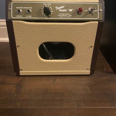Fender Champion 600 5-Watt 1x6" Guitar Combo 2007 - 2012 - Two-Tone Blonde / Brown image 2