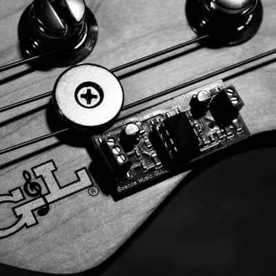 Boscoe GLL2K - G&L L•2000 Series Bass Preamp Replica image 3
