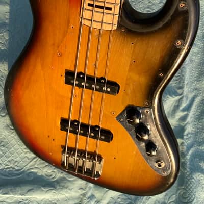 Fender Jazz Bass 1972 - Suburst - Maple Fingerboard with Black Blok image 17